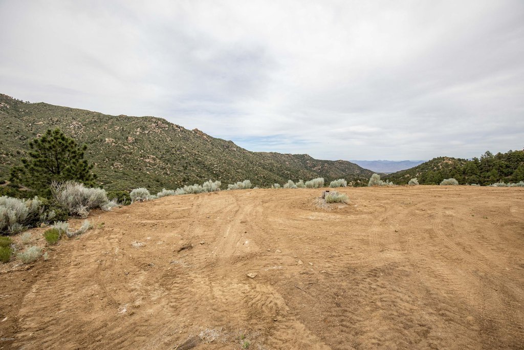 2.2 Acre Hualapai Mountains Lot in Kingman: 000 Silk Tassle