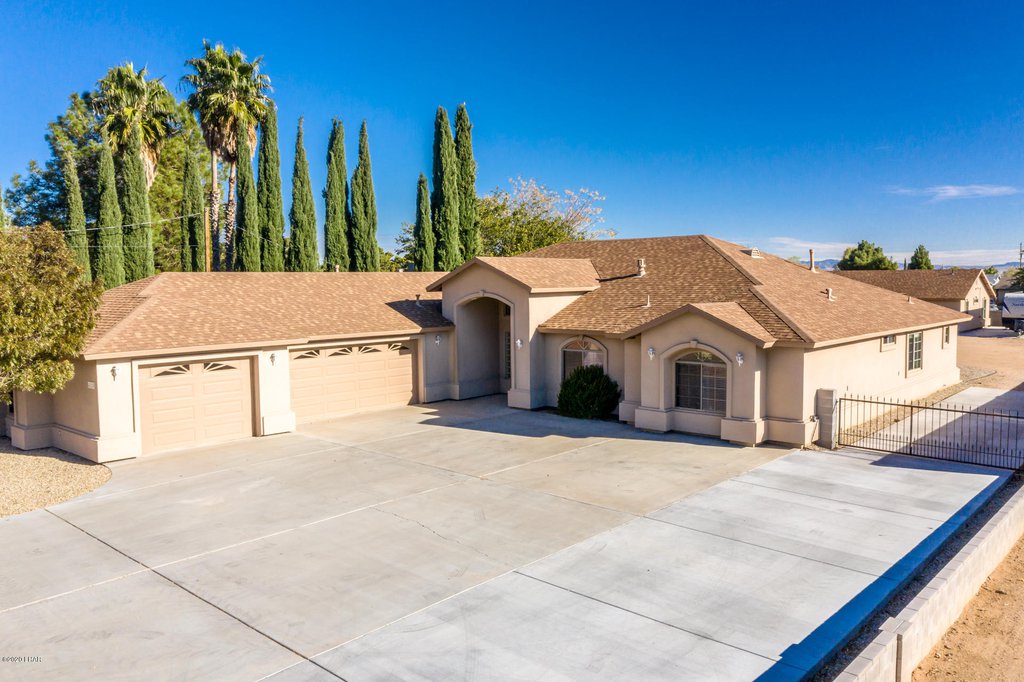 Custom Kingman Home W/ RV Hookups: 4820 Steinke Dr