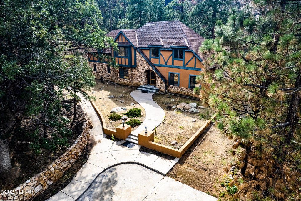 3.75 Acre Hualapai Mountain Custom Estate: 4740 Ridge Rd